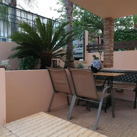 Petite Sofos Apartamento