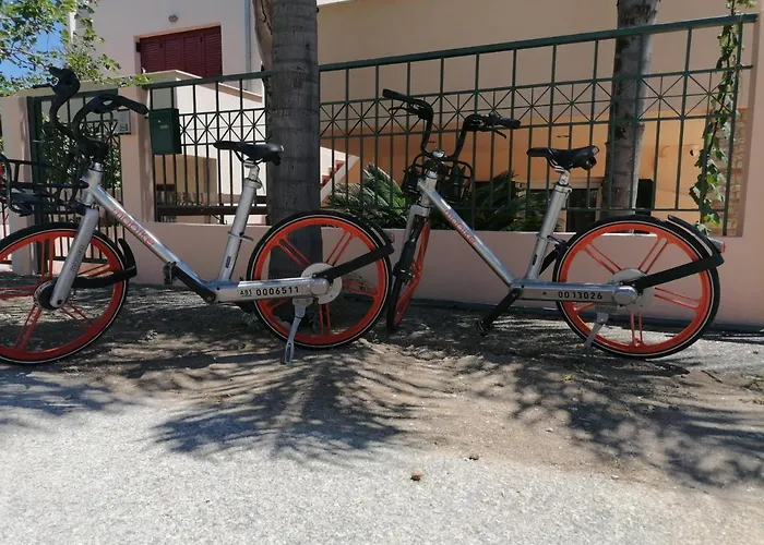 Petite Sofos